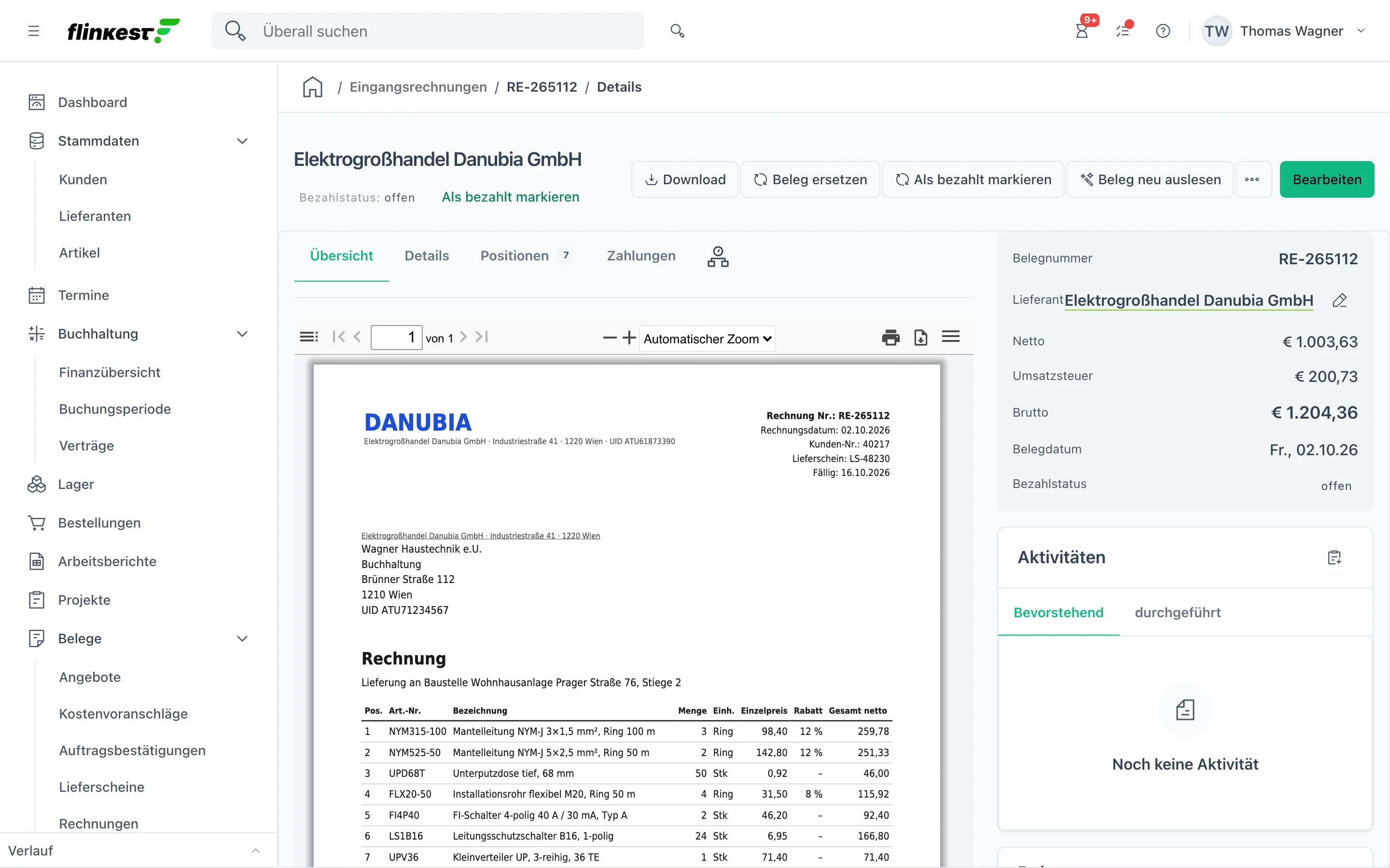Eingangsrechnung des Elektrogroßhändlers: PDF links, von der KI ausgelesene Beträge rechts