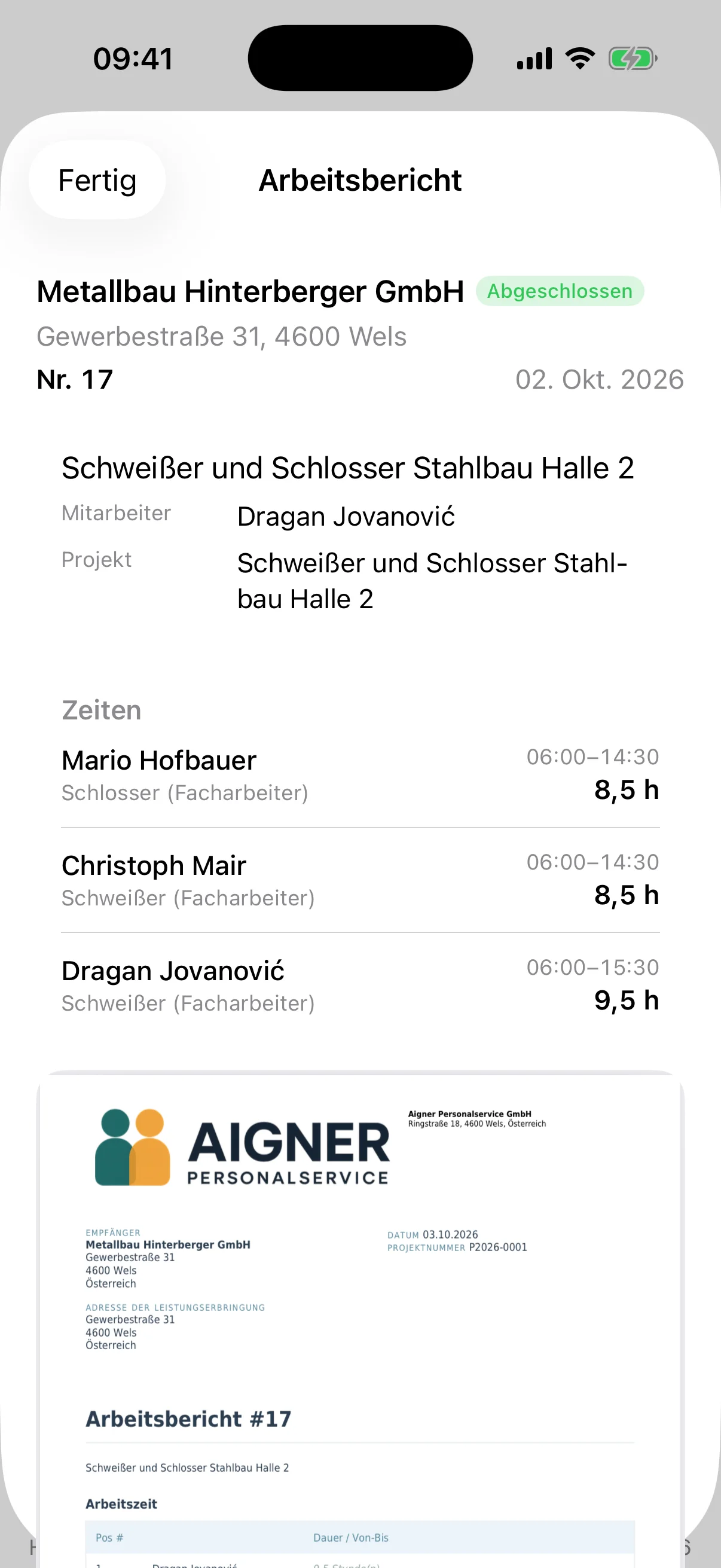 Arbeitsbericht in der App: Metallbau Hinterberger, abgeschlossen, Zeiten von drei überlassenen Mitarbeitern mit Qualifikation und Stunden, darunter das PDF